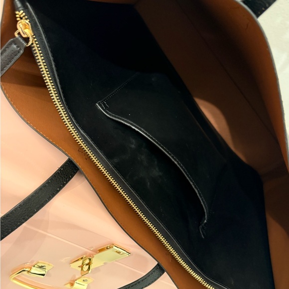 Quince Black Italian Leather Tote - Picture 8 of 11